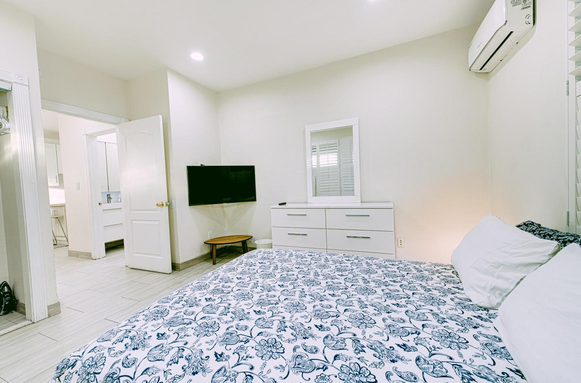 Stylish Modern Home, Ac, Parking & Near Fwys Santa Ana Dış mekan fotoğraf